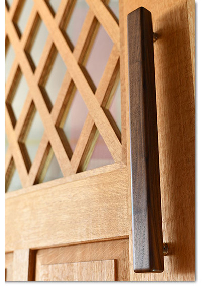 sugatakatachi, wooden door handle biscuit