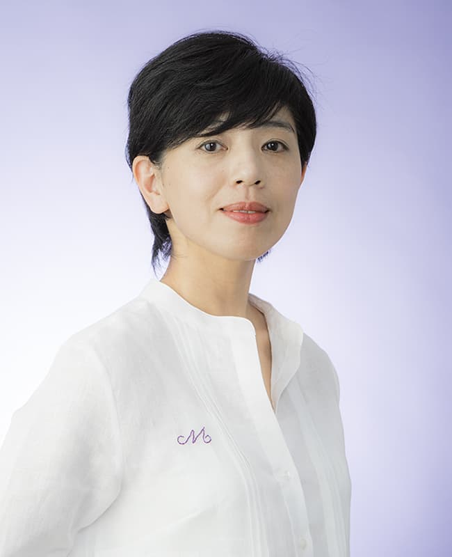 高橋牧子,すがたかたち