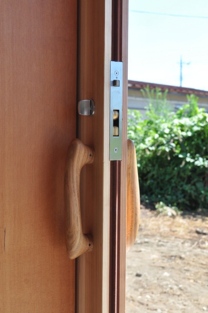 木製ドアハンドル 玄関引戸 彫込引戸錠_設置例 DH-NS すがたかたち