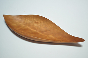 木製 トレー 皿 葉型 すがたかたち